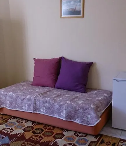 Lotus Ξενοδοχείο 2*